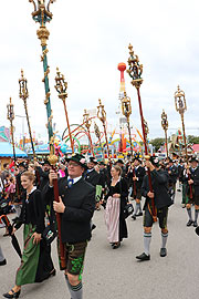 Trachten- und Schützenzug 2018 (©Foto: Martin Schmitz)